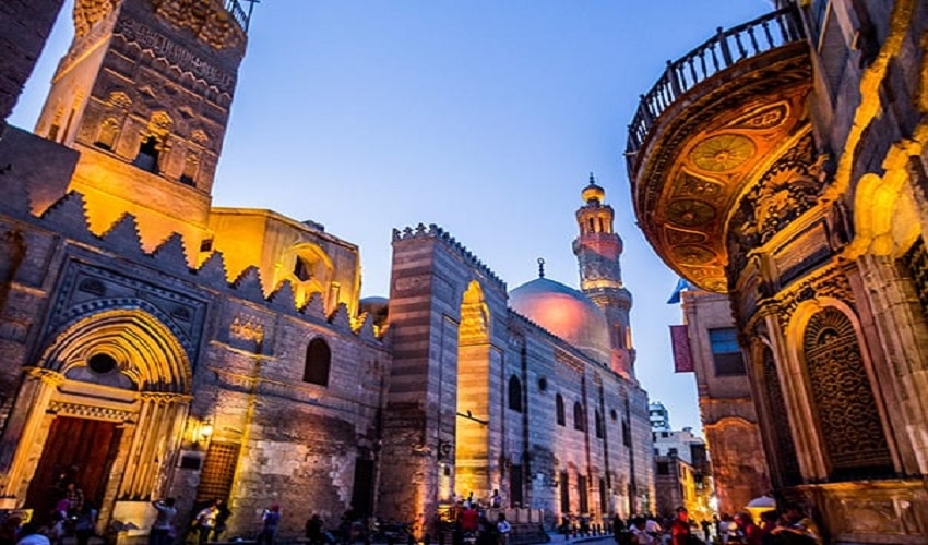 Day Tour to Coptic & Islamic Cairo from Alexandria